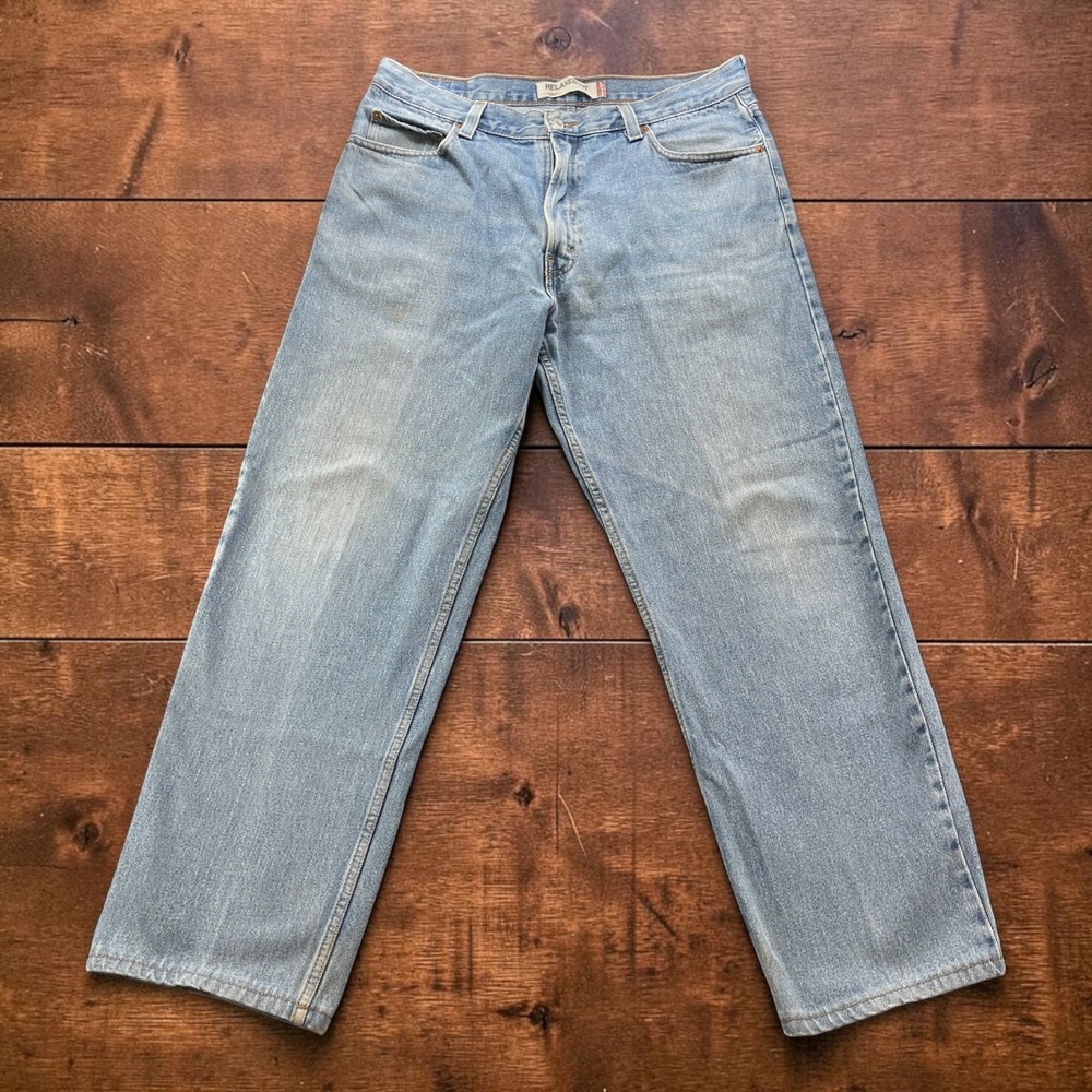 Vintage Levis 550 Relaxed Fit Jeans Mens 36x32 Inseam 30" Light Wash Blue Denim